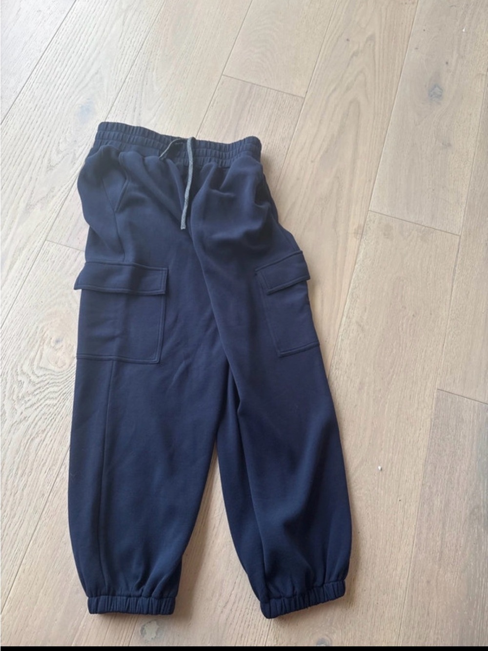 Varley Navy Cargo Sweatpants with Elastic Cuffs